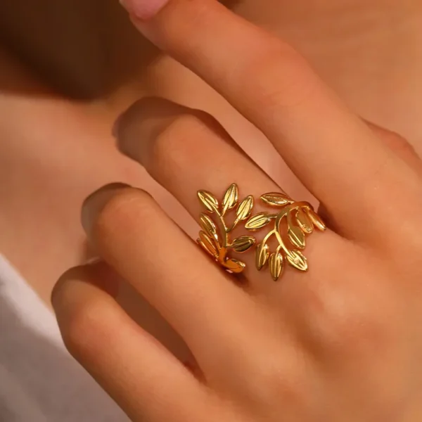 Exaggerated Branch Leaf Finger Ring - Image 3